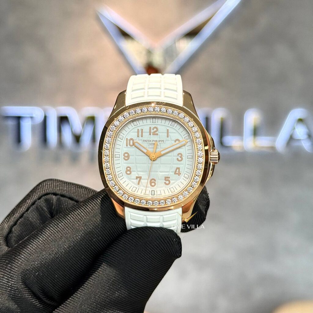 Patek Philippe Ladies Aquanaut 5268/200R Rose Gold Diamond White Patek Philippe Ladies Aquanaut 5268/200R Rose Gold Diamond White
