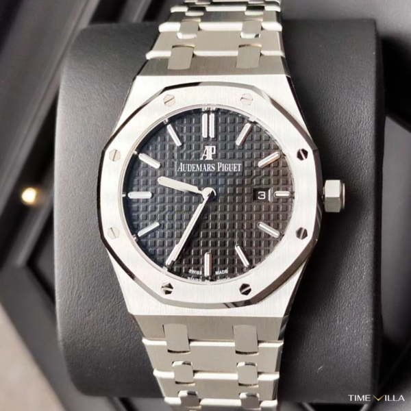 Audemars Piguet Ladies Royal Oak 67650ST Quartz Black Dial Steel 33mm