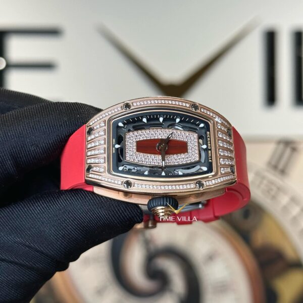 RM07-01 Rose Gold Medium Diamond Set Red Lip