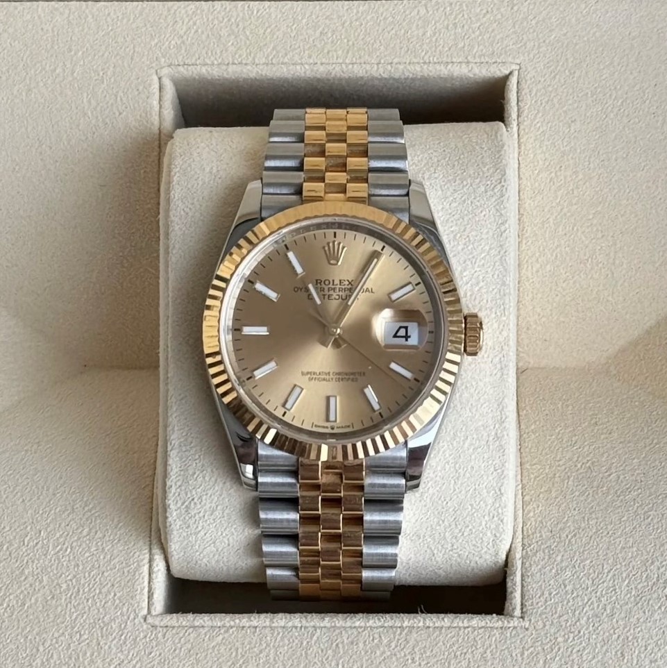 Rolex Datejust 126333 Champagne Index 41mm Rolex Datejust 126333 Champagne Index 41mm