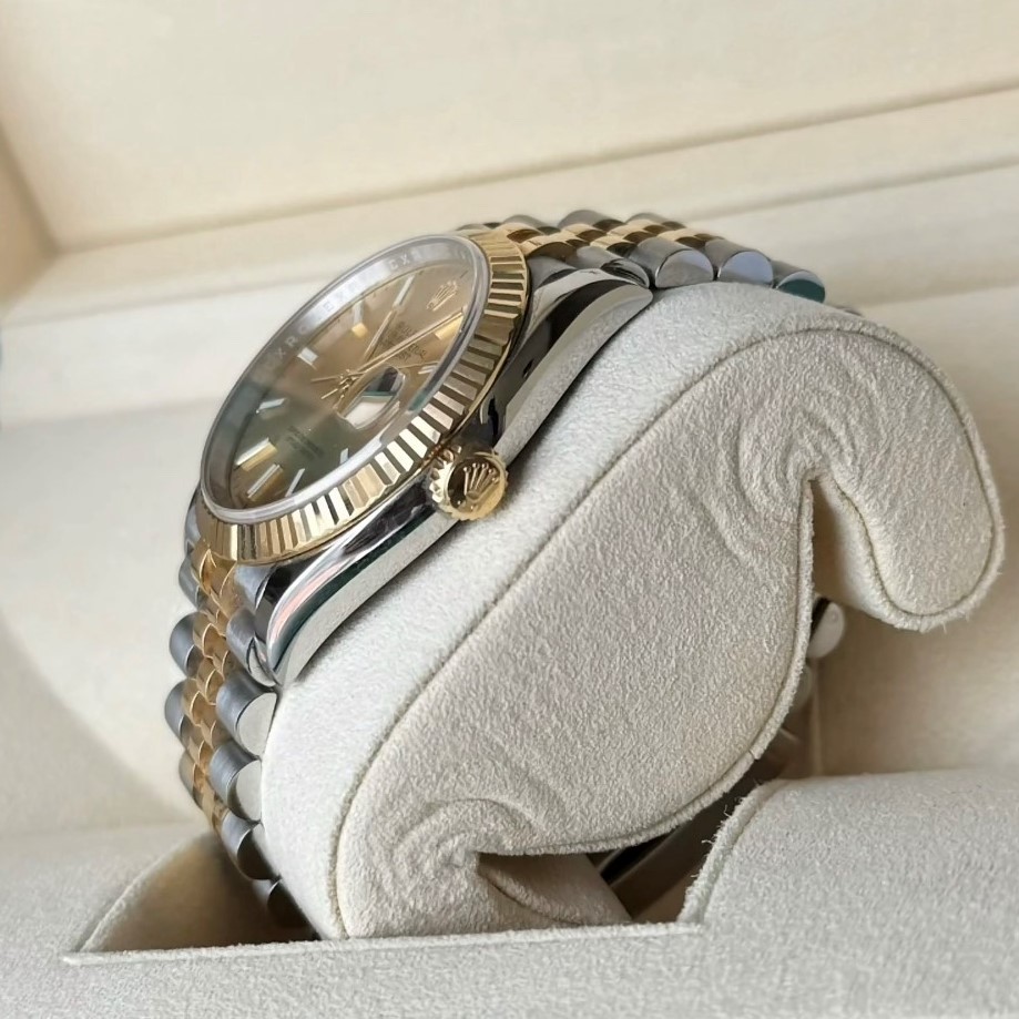 Rolex Datejust 126333 Champagne Index 41mm Rolex Datejust 126333 Champagne Index 41mm