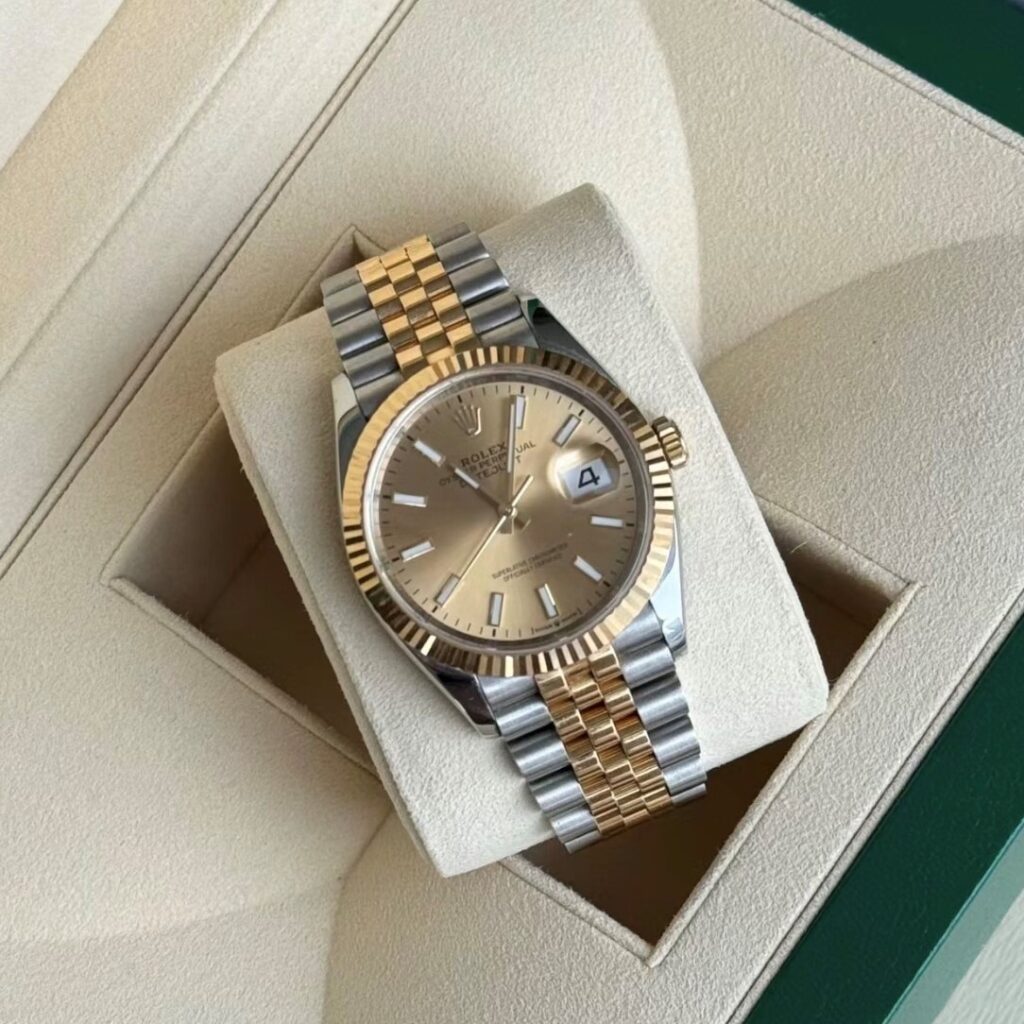 Rolex Datejust 126333 Champagne Index 41mm Rolex Datejust 126333 Champagne Index 41mm