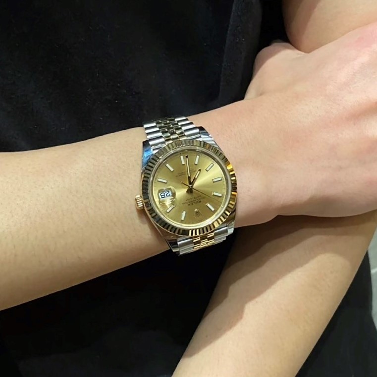 Rolex Datejust 126333 Champagne Index 41mm Rolex Datejust 126333 Champagne Index 41mm