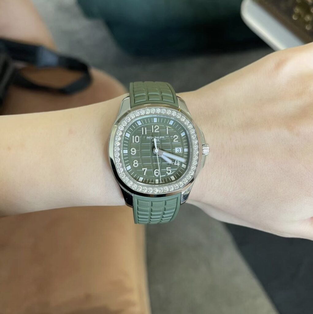 Patek Philippe Aquanaut 5267/200A-011 Kaki Green