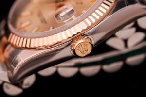 Cách lên dây đồng hồ rolex