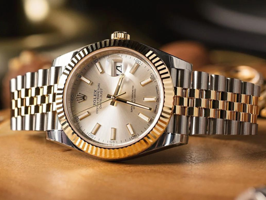 Đồng hồ Rolex chạy bằng cơ