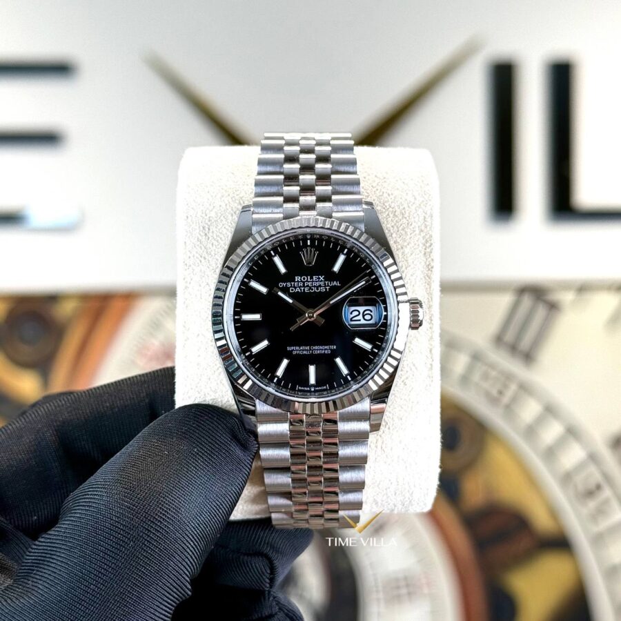 Cổ tay tròn nên đeo đồng hồ gì? Rolex Datejust 126234 Black Index Steel 36mm